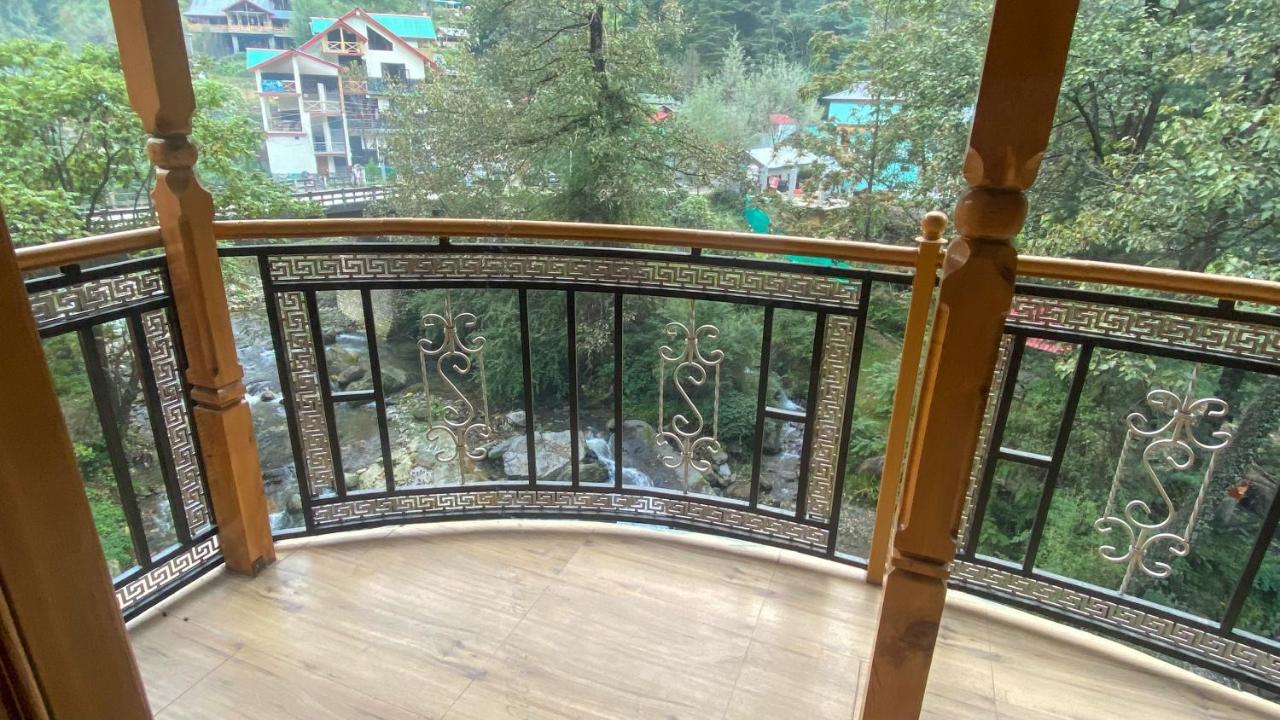Madpackers Jibhi - Of Streamsides & Waterfalls ภายนอก รูปภาพ